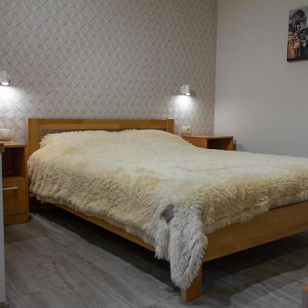 Уютная Vip-Студия В Центре. Vínnytsia Exterior foto